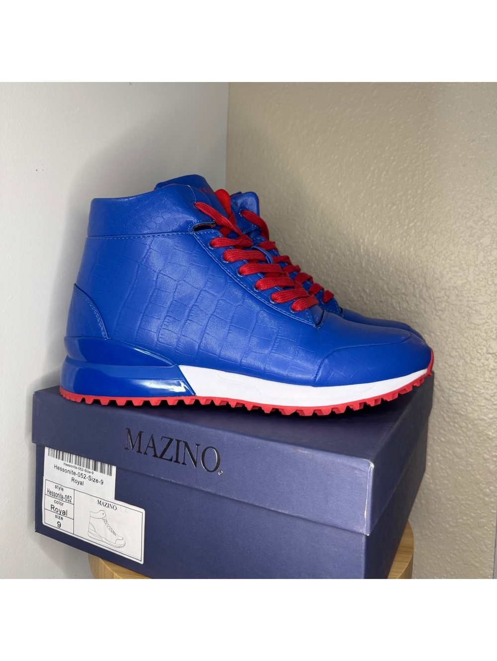 Mazino Hessonite-052 Royal Blue Red Men’s Size 9 High Top Sneakers New Box